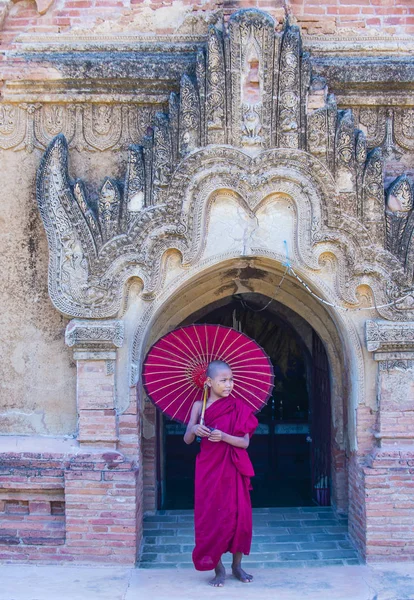 Acemi keşiş bagan Myanmar içinde