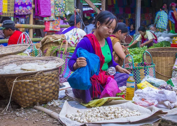 Sebze satıcı Myanmar — Stok fotoğraf