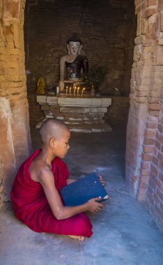 Acemi keşiş bagan Myanmar içinde