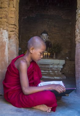 Acemi keşiş bagan Myanmar içinde