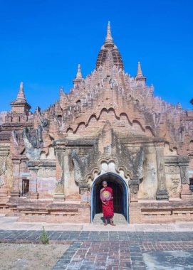 Acemi keşiş bagan Myanmar içinde
