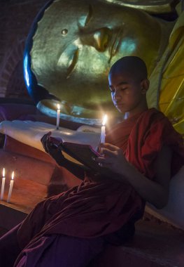 Acemi keşiş bagan Myanmar içinde