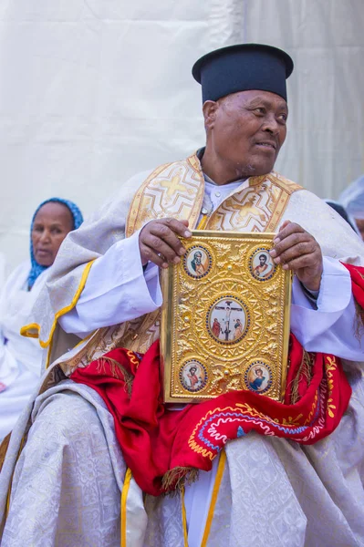 Etiopisk helgedom brand ceremoni — Stockfoto