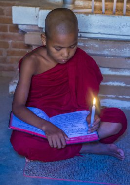 Acemi keşiş bagan Myanmar içinde