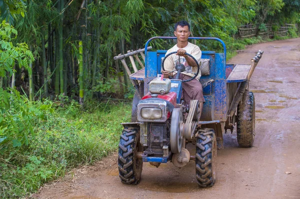 Birmese boer in Myanmar — Stockfoto