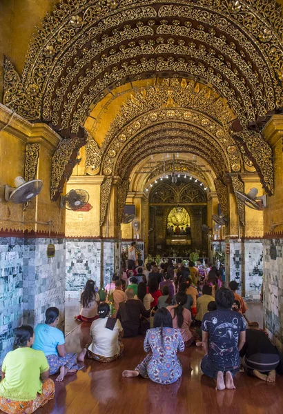 Pagoda Mahamuni en Mandalay, Myanmar —  Fotos de Stock