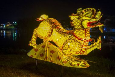 Hoi bir dolunay Lantern Festivali