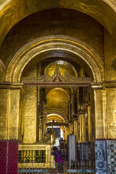 Mahamuni-Pagode in Mandalay, Myanmar — Stockfoto