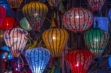 Hoi bir dolunay Lantern Festivali