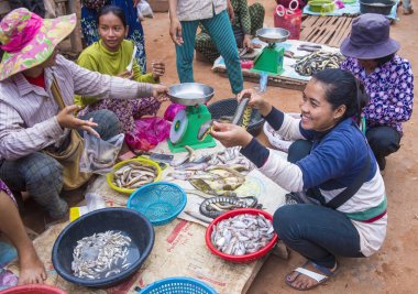 Pazarda Siem biçmek Kamboçya