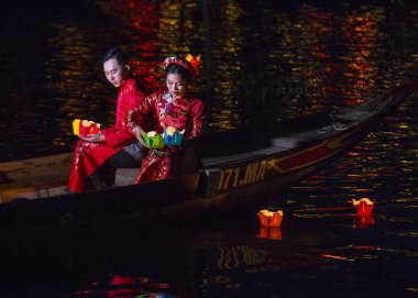 Hoi bir dolunay Lantern Festivali