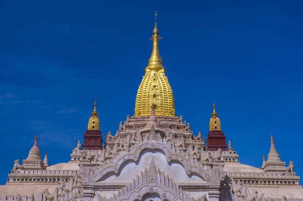 Храм Ананды в Баган Мьянме — стоковое фото