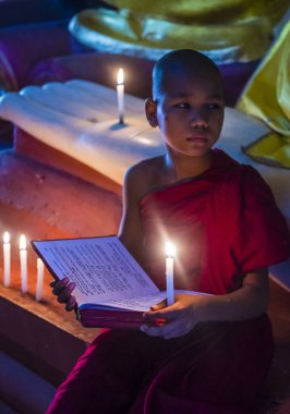 Acemi keşiş bagan Myanmar içinde