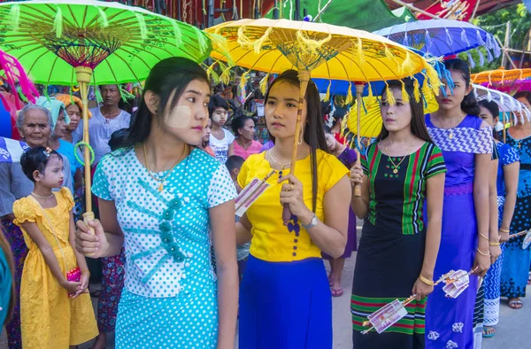 Festival bagan Myanmar yakınlarındaki bir kasabada