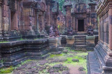 Kamboçya'da Banteay Srei Tapınağı