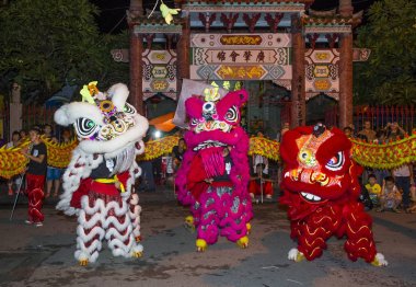 Hoi sonbahar festiaval ortalarında bir