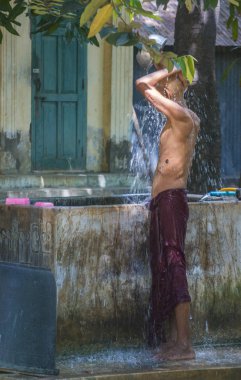 Rahipler at Mahagandayon Manastırı Myanmar