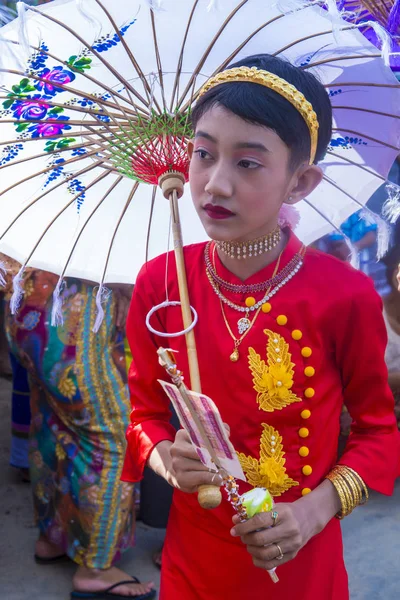 Festival em uma aldeia perto de Bagan Myanmar — Fotografia de Stock