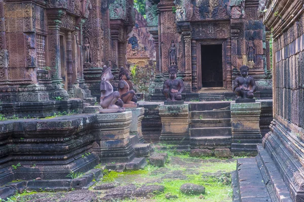 Kamboçya'da Banteay Srei Tapınağı