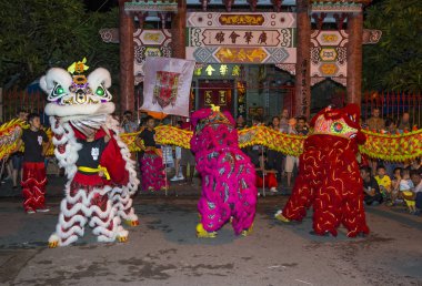 Hoi sonbahar festiaval ortalarında bir