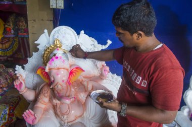  Mumbai Hindistan 'daki Ganesh putu.
