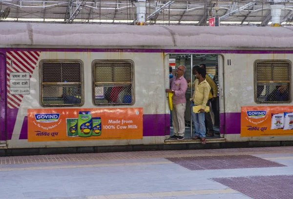 Mumbai Índia ferrovia suburbana — Fotografia de Stock