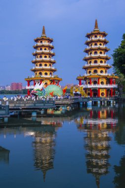 Ejder ve Kaplan Pagodası