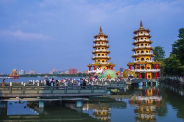 Ejder ve Kaplan Pagodası