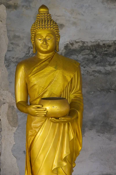 Statua all'interno del tempio di Wat Chalong — Foto Stock