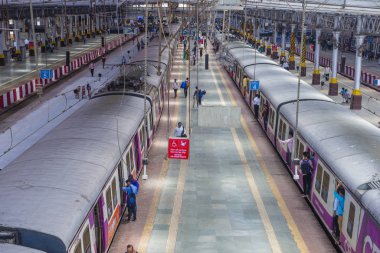  Mumbai Hindistan banliyö demiryolu