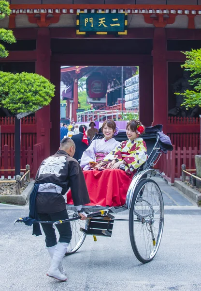 Японские рикши в Токио — стоковое фото