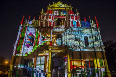 Macau - 29 Aralık: 29 Aralık 2019 'daki yıllık Macau Light festivali sırasında Macau' daki St Pauls Harabeleri cephesinde projeksiyon gösterisi.