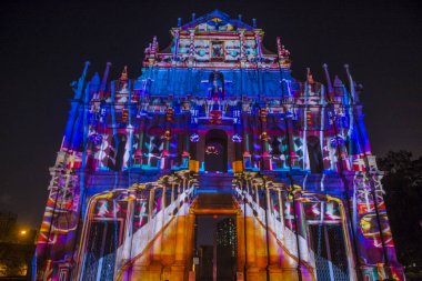 Macau - 29 Aralık: 29 Aralık 2019 'daki yıllık Macau Light festivali sırasında Macau' daki St Pauls Harabeleri cephesinde projeksiyon gösterisi.