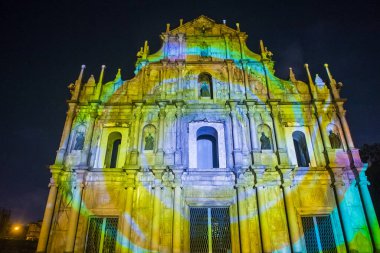 Macau - 29 Aralık: 29 Aralık 2019 'daki yıllık Macau Light festivali sırasında Macau' daki St Pauls Harabeleri cephesinde projeksiyon gösterisi.