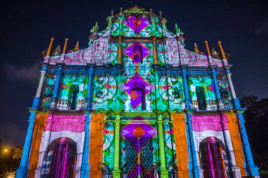 Macau - 29 Aralık: 29 Aralık 2019 'daki yıllık Macau Light festivali sırasında Macau' daki St Pauls Harabeleri cephesinde projeksiyon gösterisi.