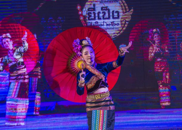 Chiang Mai Thailand Nov Thai Dancers Perform Yee Peng Festival — стоковое фото