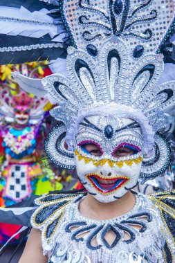 Bacolod, Filipinler - 27 Ekim 2019 'da Bacolod Filipinler' de düzenlenen Masskara Festivali 'ne katıldı. Masskara, her dört Ekim Pazar günü düzenlenen yıllık bir festivaldir.