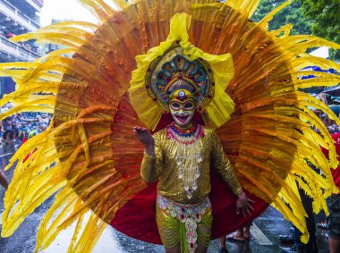 Bacolod, Filipinler - 27 Ekim 2019 'da Bacolod Filipinler' de düzenlenen Masskara Festivali 'ne katıldı. Masskara, her dört Ekim Pazar günü düzenlenen yıllık bir festivaldir.