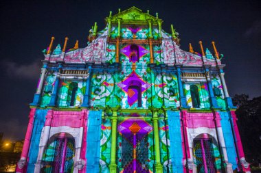 Macau - 29 Aralık: 29 Aralık 2019 'daki yıllık Macau Light festivali sırasında Macau' daki St Pauls Harabeleri cephesinde projeksiyon gösterisi.