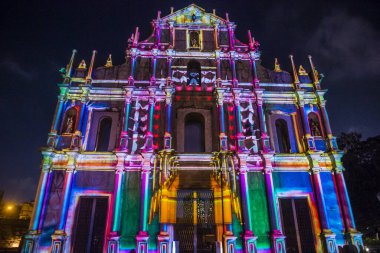 Macau - 29 Aralık: 29 Aralık 2019 'daki yıllık Macau Light festivali sırasında Macau' daki St Pauls Harabeleri cephesinde projeksiyon gösterisi.