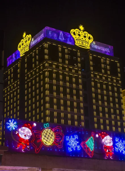 Macau - 30 Aralık: 30 Aralık 2019 'da Macau' da Büyük İmparator Oteli ve Kumarhanesi 'nin dışı 