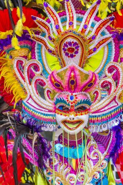 Bacolod, Filipinler - 27 Ekim 2019 'da Bacolod Filipinler' de düzenlenen Masskara Festivali 'ne katıldı. Masskara, her dört Ekim Pazar günü düzenlenen yıllık bir festivaldir.