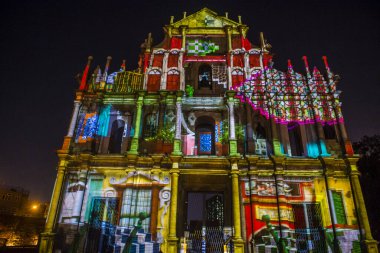 Macau - 29 Aralık: 29 Aralık 2019 'daki yıllık Macau Light festivali sırasında Macau' daki St Pauls Harabeleri cephesinde projeksiyon gösterisi.