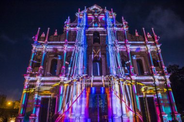 Macau - 29 Aralık: 29 Aralık 2019 'daki yıllık Macau Light festivali sırasında Macau' daki St Pauls Harabeleri cephesinde projeksiyon gösterisi.