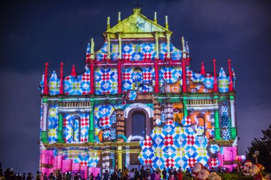 Macau - 29 Aralık: 29 Aralık 2019 'daki yıllık Macau Light festivali sırasında Macau' daki St Pauls Harabeleri cephesinde projeksiyon gösterisi.