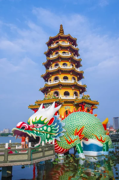 Kaohsiung Taiwan Sep Dragon Tiger Pagodas Kaohsiung Taiwan September 2019 — Foto de Stock