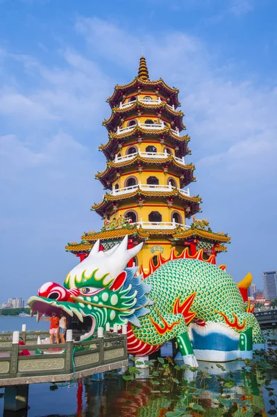 Kaohsiung Tayvan Eylül 2019 Kaohsiung Tayvan Ejderha Kaplan Pagoda 1976 — Stok fotoğraf