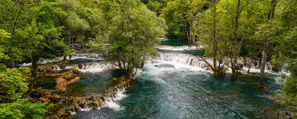 Una River. Waterfall in Martin brod. Bosna and Hercegovina. Beautiful big waterfall on the wild river. — Stock Photo, Image