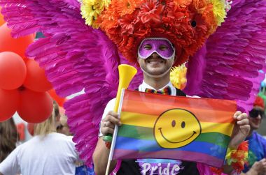 Prague, Çek Cumhuriyeti, 15 Ağustos 2016, editoryal fotoğraf transvestit erkeklerin onun kostüm, Prague, Çek Cumhuriyeti