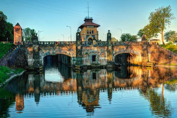 Tarihsel savak Nehri üzerinde. Horin Çek Cumhuriyeti.